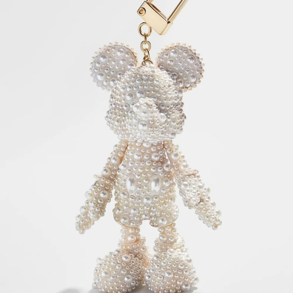 🤍🔹️BAUBLEBAR🔹️ x Disney Mickey Mouse Simulated Pearl Bag Charm NIB - Picture 1 of 6